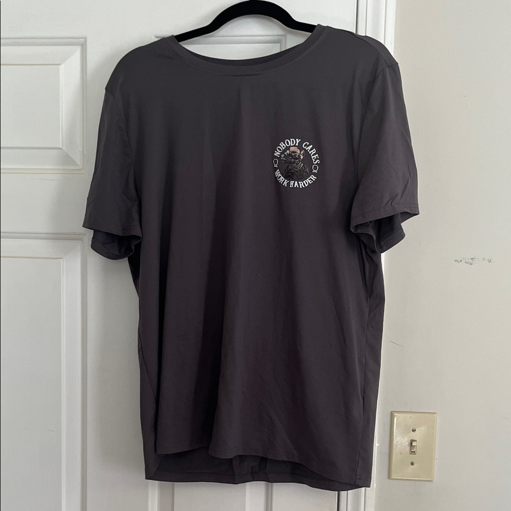 Men’s graphic tee